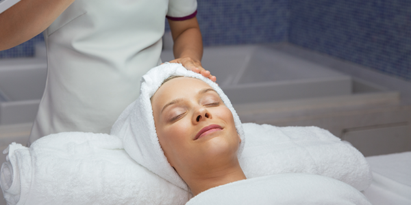 <a href="https://www.freepik.com/free-photo/woman-lying-massage-room-face-up_978892.htm#query=thermalift&position=7&from_view=search&track=ais">Image by katemangostar</a> on Freepik